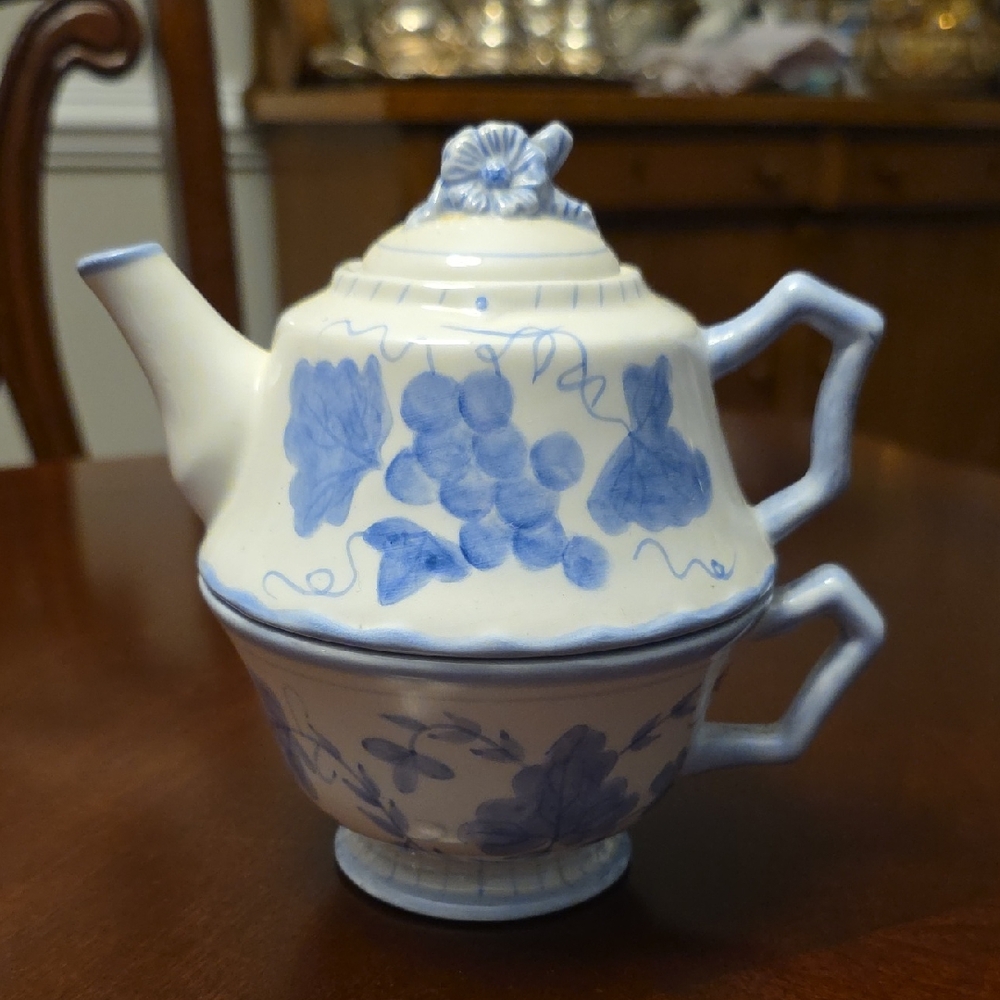 Blue and White Teapot Set